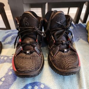 Boys kyrie sneakers
